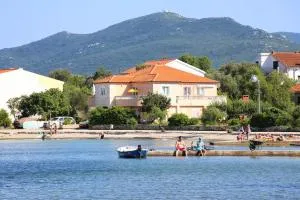 Apartments by the sea Sreser, Peljesac - 10138 - Osobjava