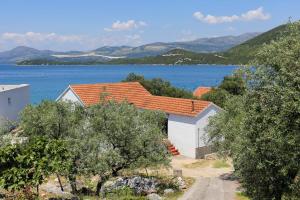 Apartments by the sea Zuronja, Peljesac - 10134