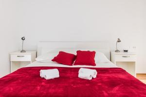 Apartments by the sea Rogac, Solta - 11655