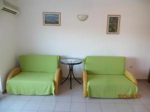 Apartments with a parking space Rogoznica - 11679