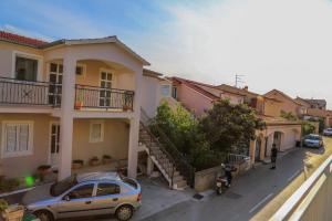 Apartments with a parking space Hvar - 11681