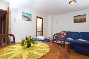 Apartments with WiFi Split - 11694