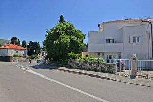 Apartments with a parking space Dubrovnik - 11674