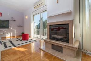 Apartments with a parking space Kastel Kambelovac, Kastela - 11678