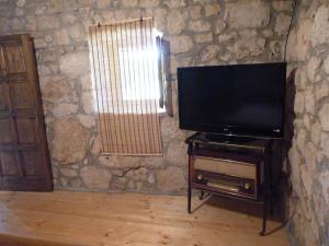 Holiday house with a swimming pool Gornje Planjane, Zagora - 11701