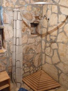 Holiday house with a swimming pool Gornje Planjane, Zagora - 11701