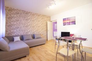 Apartments with a swimming pool Gustirna, Trogir - 11703