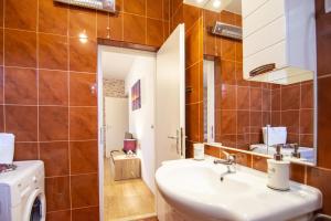 Apartments with a swimming pool Gustirna, Trogir - 11703