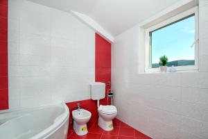 Holiday house with a swimming pool Lozovac, Krka - 11715