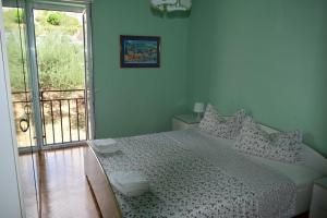 Apartments with WiFi Bol, Brac - 11728