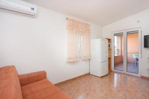 Two-Bedroom Apartment with Terrace and Sea View room in Apartments by the sea Kanica Rogoznica - 11745