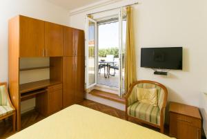 Apartments with a parking space Dubrovnik - 9682