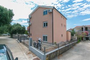 Apartments with a parking space Podaca, Makarska - 11748