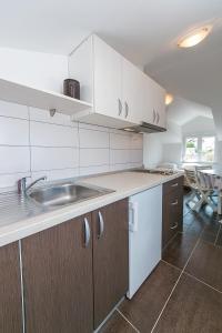 Apartments with parking space Podaca, Makarska - 11748