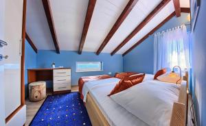 Seaside luxury villa with a swimming pool Cove Siroka, Ciovo - 11749