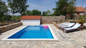 Family friendly house with a swimming pool Puljane Krka  11688
