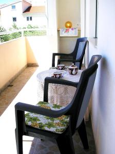 Apartments with a parking space Kastel Stafilic Kastela 11771