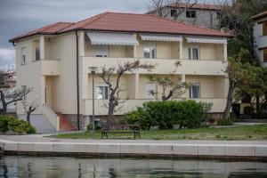 Apartments by the sea Supetarska Draga - Donja, Rab - 11769 