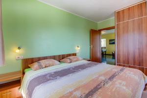 Apartments and rooms by the sea Nerezine, Losinj - 11815