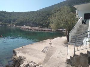 Apartments by the sea Cove Vela Prapratna (Peljesac) - 10106