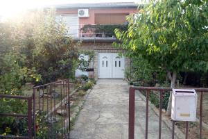 Apartments by the sea Gornji Karin, Novigrad - 11806 