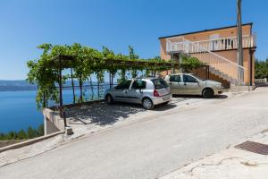 Apartments with a parking space Zavode, Omis - 11861