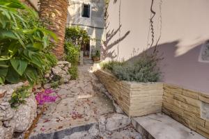 Apartments with WiFi Mali Losinj (Losinj) - 11880 