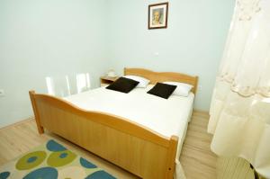 Apartments with a parking space Okrug Gornji, Ciovo - 11879