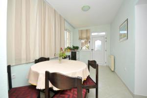 Apartments with a parking space Okrug Gornji, Ciovo - 11879