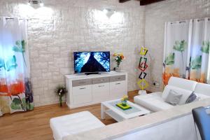 Holiday house with a swimming pool Plano, Trogir - 11897