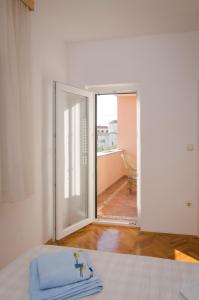 Apartments with parking space Nin, Zadar - 11900