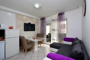 Holiday apartments Podstrana, Split - 12045