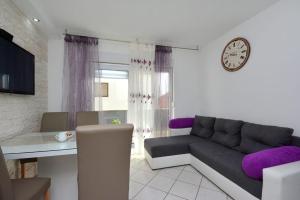 Holiday apartments Podstrana, Split - 12045