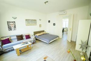 Apartments with WiFi Zagreb  12046