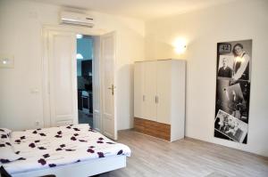 Apartments with WiFi Zagreb - 12046