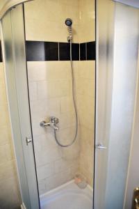 Apartments with WiFi Zagreb - 12046