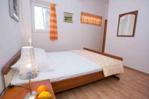 Apartments by the sea Zuljana, Peljesac - 12058