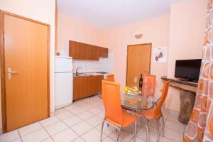 Apartments by the sea Zuljana, Peljesac - 12058