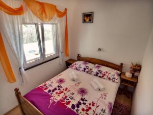 Apartments by the sea Prvic Luka, Prvic - 12064