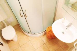 Seaside holiday house Vinisce, Trogir - 12066