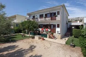 Apartments with a parking space Pag - 12035 - 戈斯皮奇