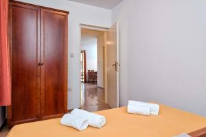 Apartments by the sea Jelsa, Hvar - 12052