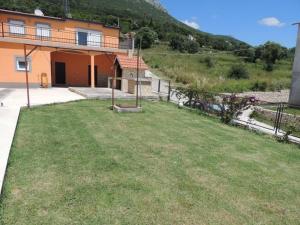 Apartments with parking space Kastel Stari, Kastela - 12104