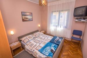 Two-Bedroom Apartment with Balcony and Sea View room in Apartments by the sea Arbanija Ciovo - 12113