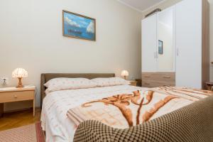 Apartments by the sea Arbanija, Ciovo - 12113