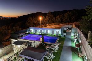 Apartments with a swimming pool Crikvenica - 12116 