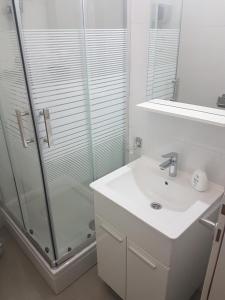 Apartments with swimming pool Crikvenica - 12116