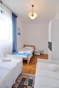 Apartments with parking space Razanj, Rogoznica - 12133