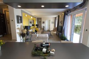 Apartments by the sea Cres - 12131 