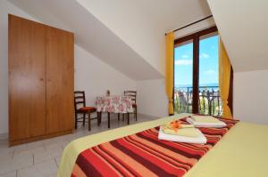 Apartments by the sea Slatine, Ciovo - 12176